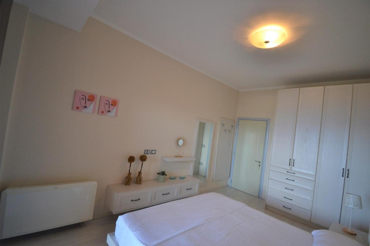 Luxury Penthouse B&E Apartment Sarande Bagian luar foto