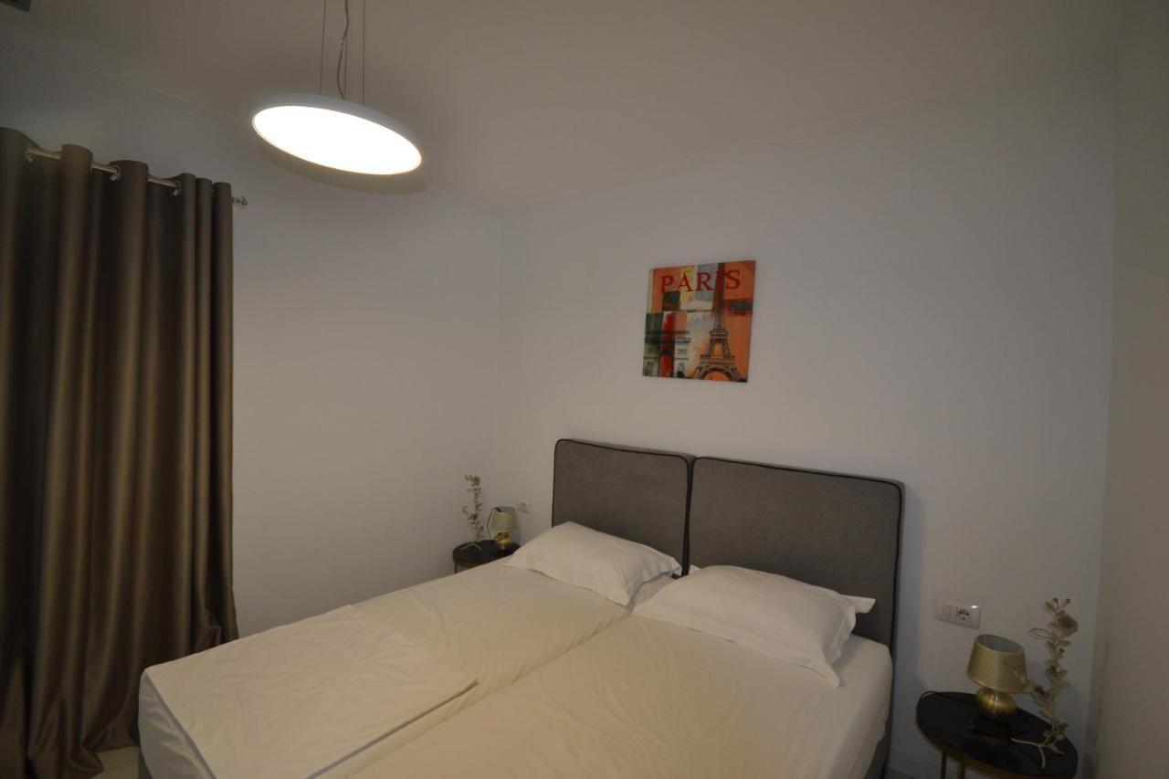 Luxury Penthouse B&E Apartment Sarande Bagian luar foto