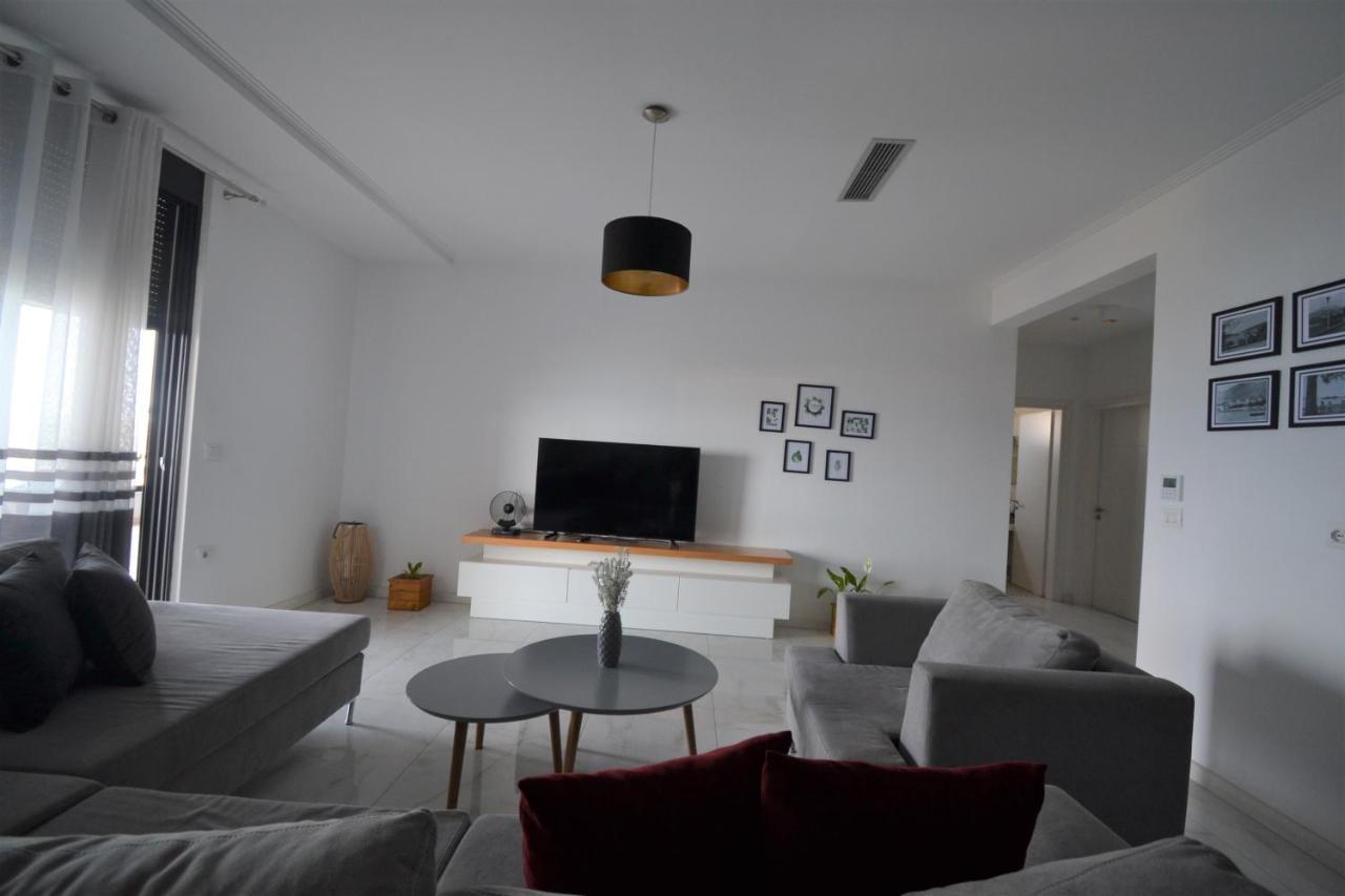 Luxury Penthouse B&E Apartment Sarande Bagian luar foto