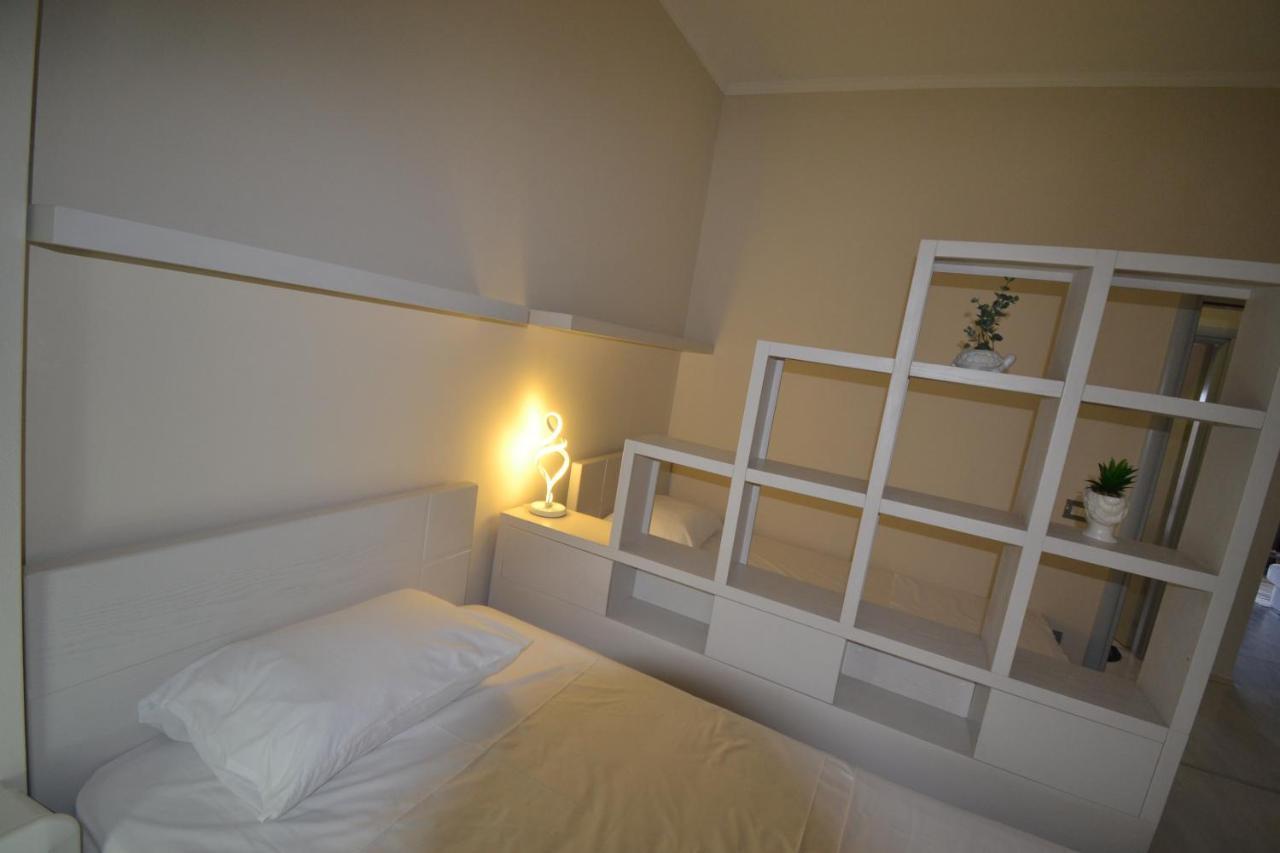 Luxury Penthouse B&E Apartment Sarande Bagian luar foto