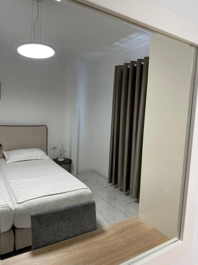 Luxury Penthouse B&E Apartment Sarande Bagian luar foto
