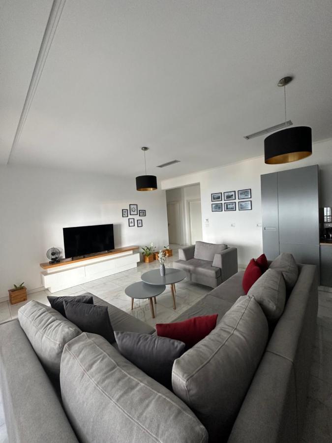 Luxury Penthouse B&E Apartment Sarande Bagian luar foto