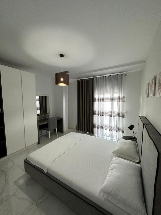 Luxury Penthouse B&E Apartment Sarande Bagian luar foto