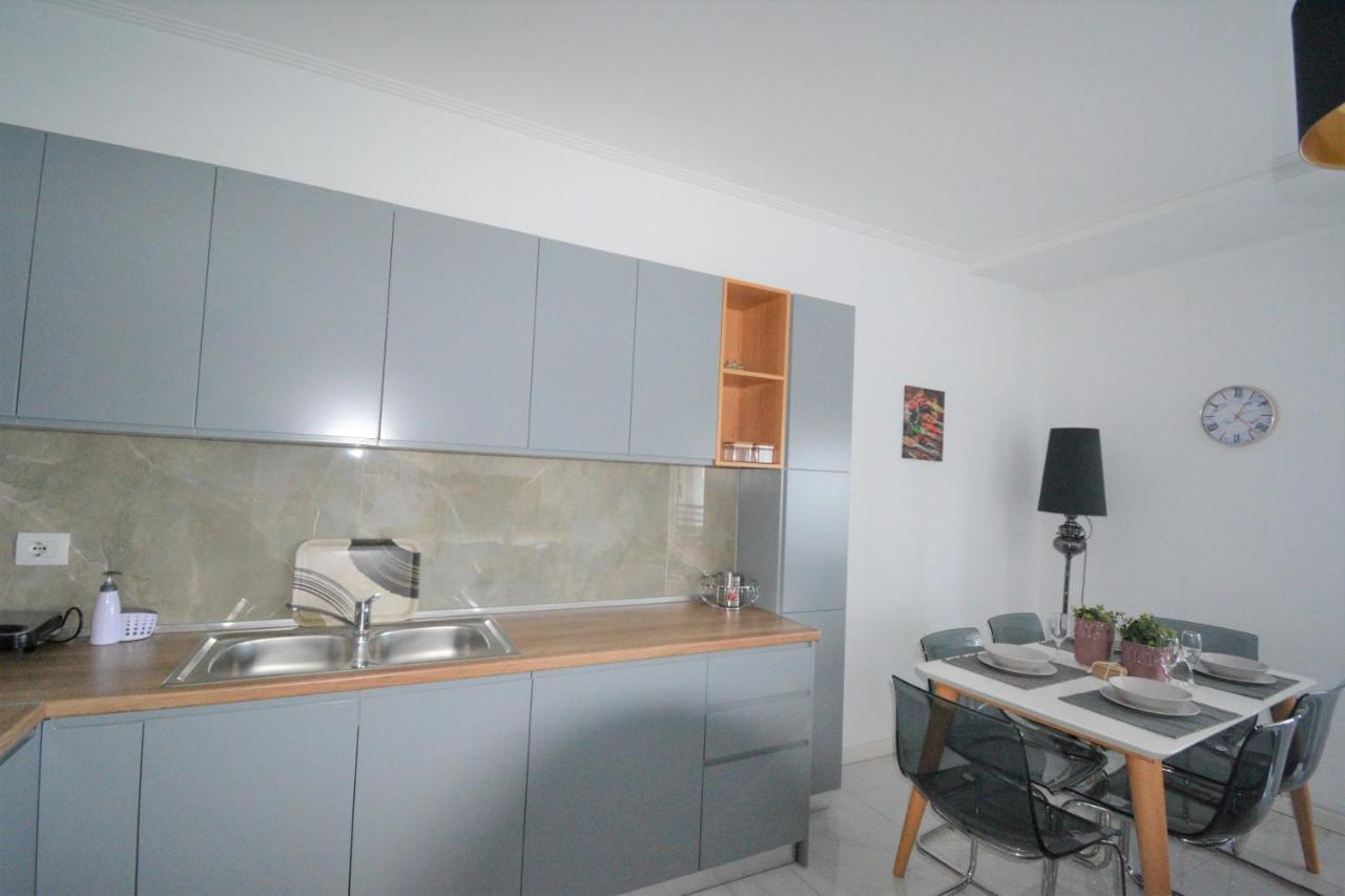 Luxury Penthouse B&E Apartment Sarande Bagian luar foto