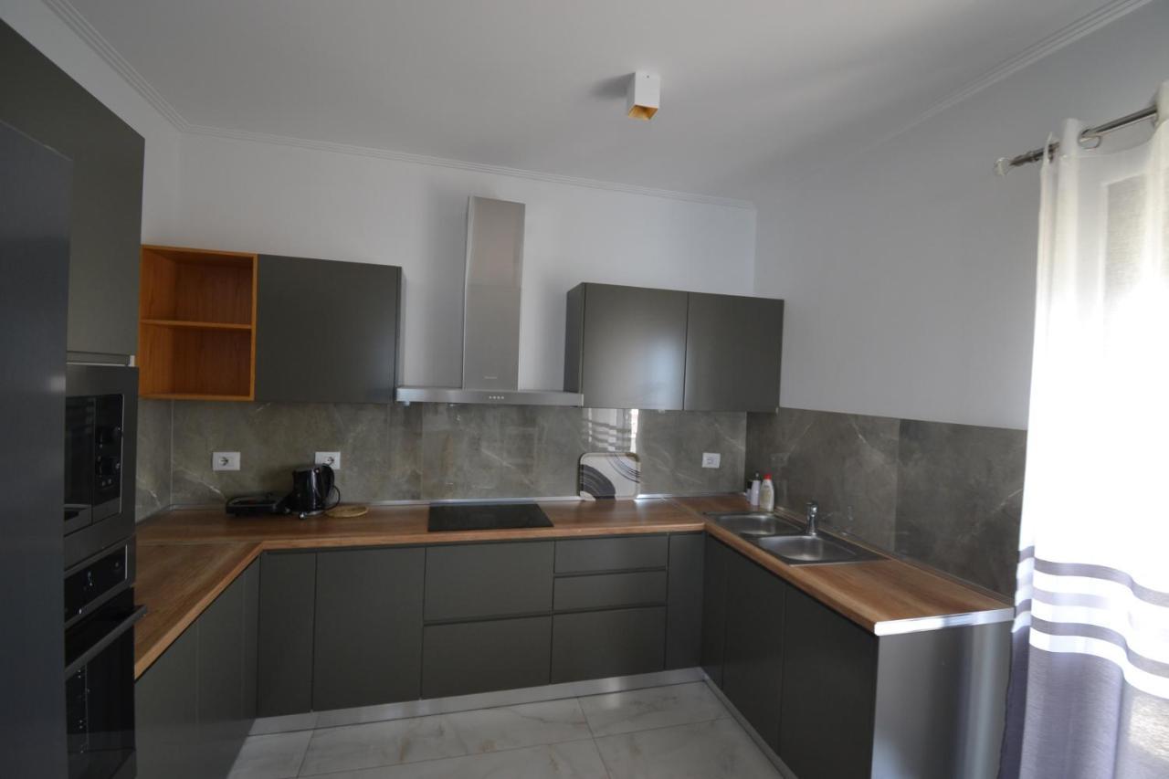 Luxury Penthouse B&E Apartment Sarande Bagian luar foto